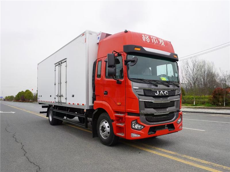 江淮格尔发A5x(高顶双卧)冷藏车