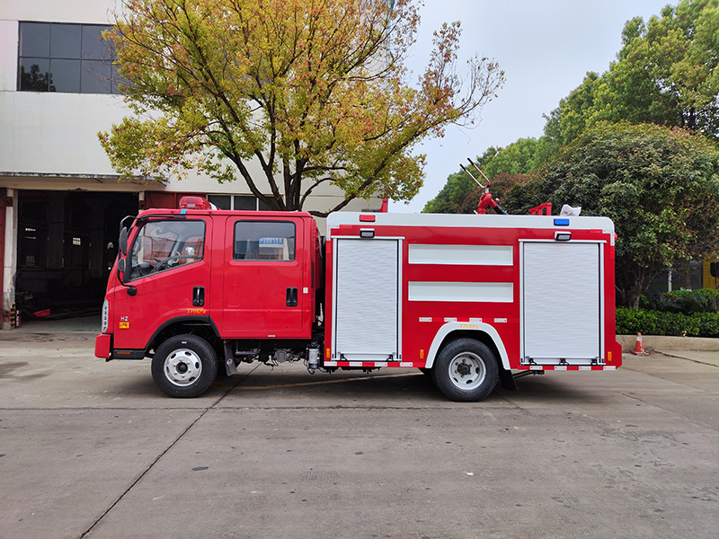 福田3吨水罐消防车（外露式）